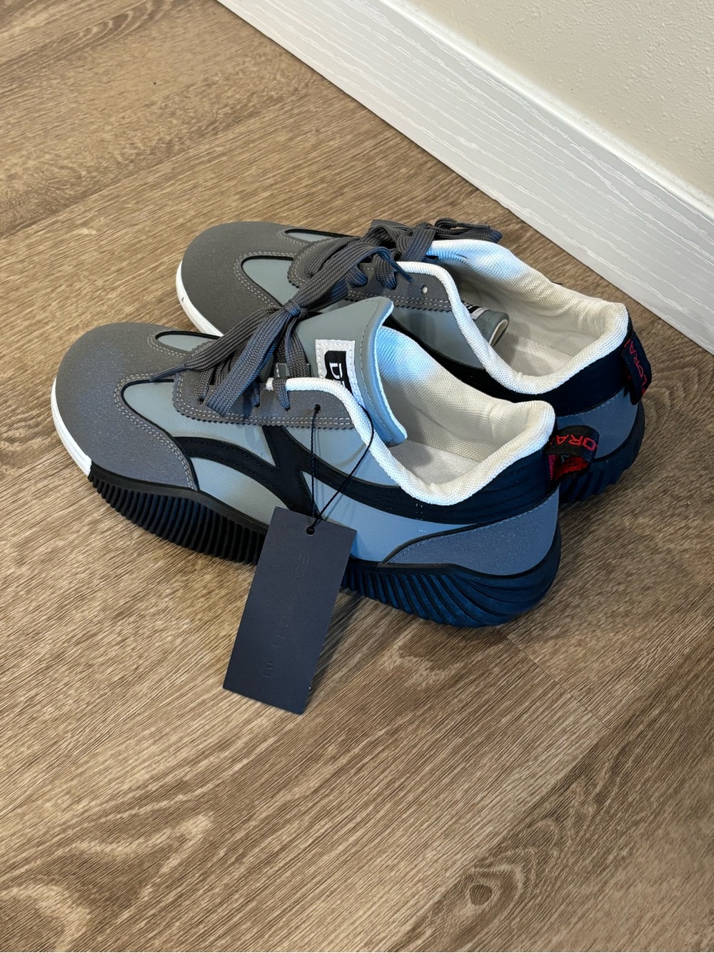 De Florence Vintage Sneakers I NWT I Size 10 - Picture 3 of 6